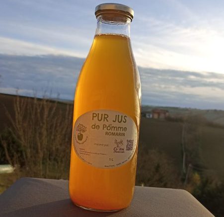 Jus de pommes au romarin – partenariat artisanal entre Le Colibri Herboriste et la Ferme du Vernou